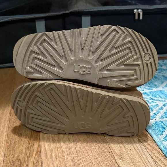 UGG Tan Sheepskin Boots - Picture 2 of 3